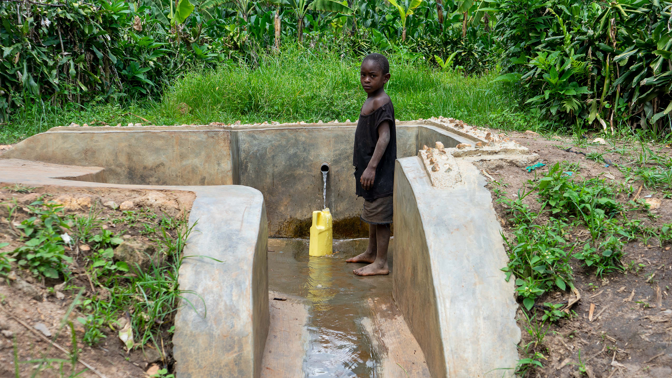 Young community members in Kahoko Cluster safely use water without worrying about health challenges.